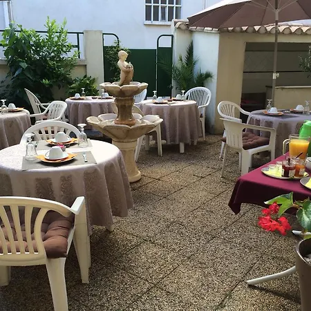 Hotel L'hospitalet Saint Charles 2*
