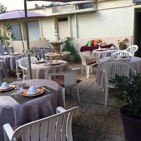 Hotel L'hospitalet Saint Charles 2*